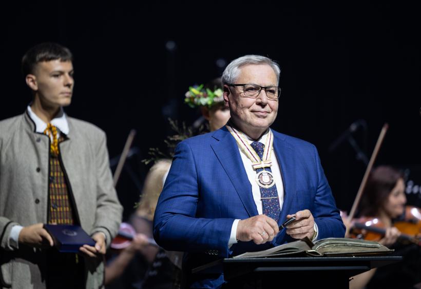 790-ojo Šiaulių gimtadienio iškilmėse inauguruotas 49-asis Garbės pilietis